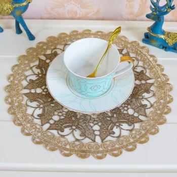 יוקרה לשולחן בד אופנה הזהב ציור חג המולד כוס משטח ספל קפה עגול מפית חתונה תה הרים מפיות דוילי מטבח